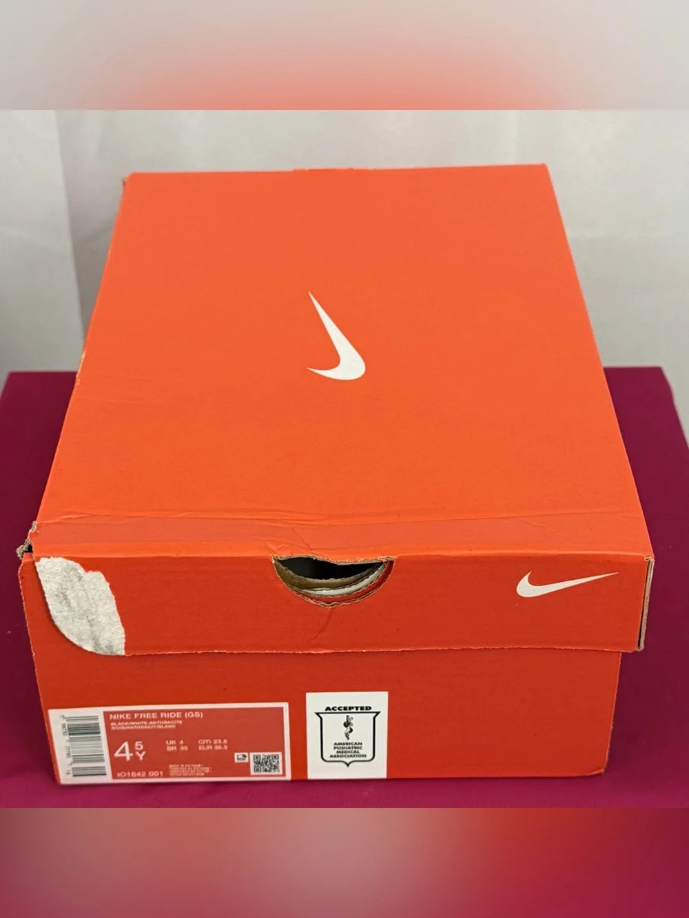 Nike Big Kids Nike Free Ride Black/White  Running Shoes 4.5 Youth NWT & Box